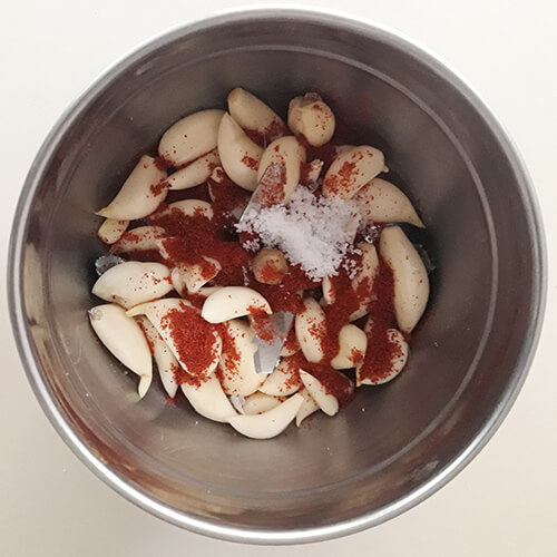 Grind Garlic With Red Chilli Powder Salt - Lahsun Chutney Recipe